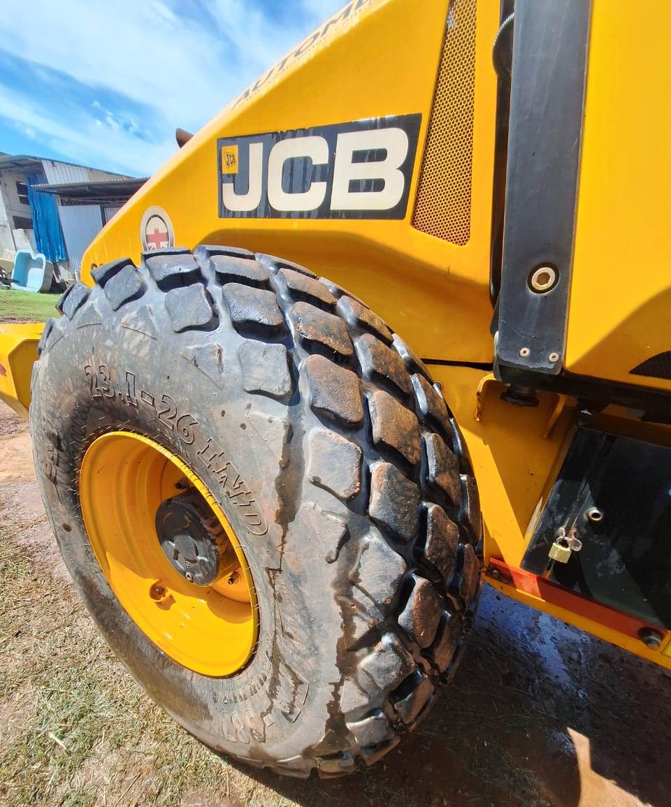 Rolo Compactador JCB VM116 | Tratorex – Tratores, Máquinas e Equipamentos