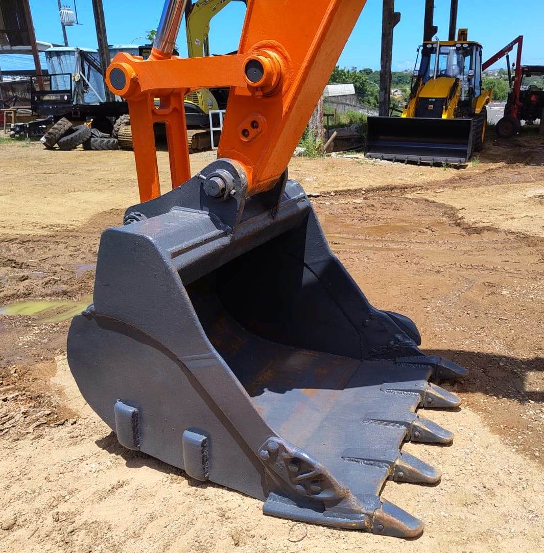 Escavadeira DOOSAN DX225 | Tratorex – Tratores, Máquinas e
