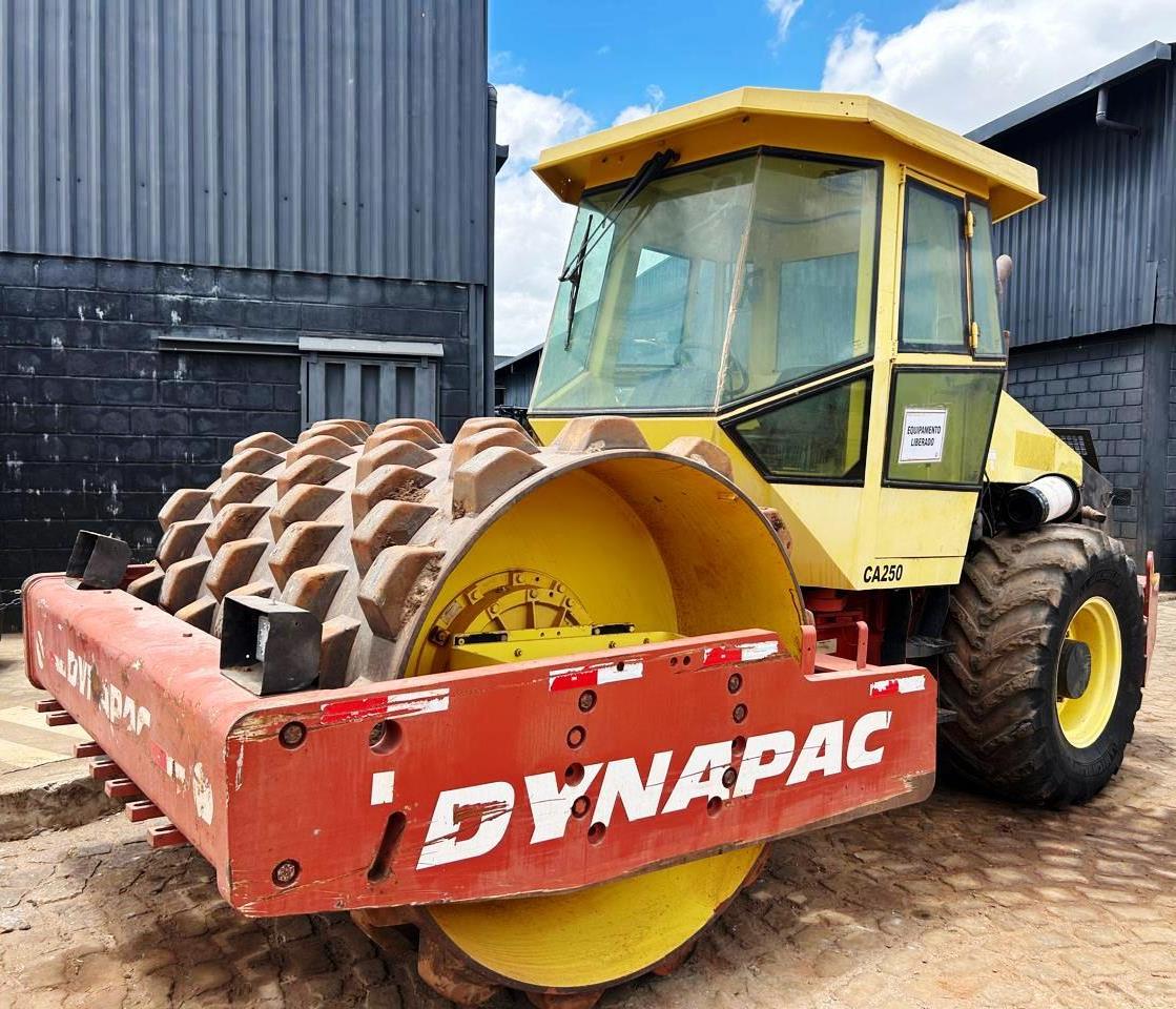 Rolo Compactador DYNAPAC CA250 | Tratorex – Tratores, Máquinas e ...