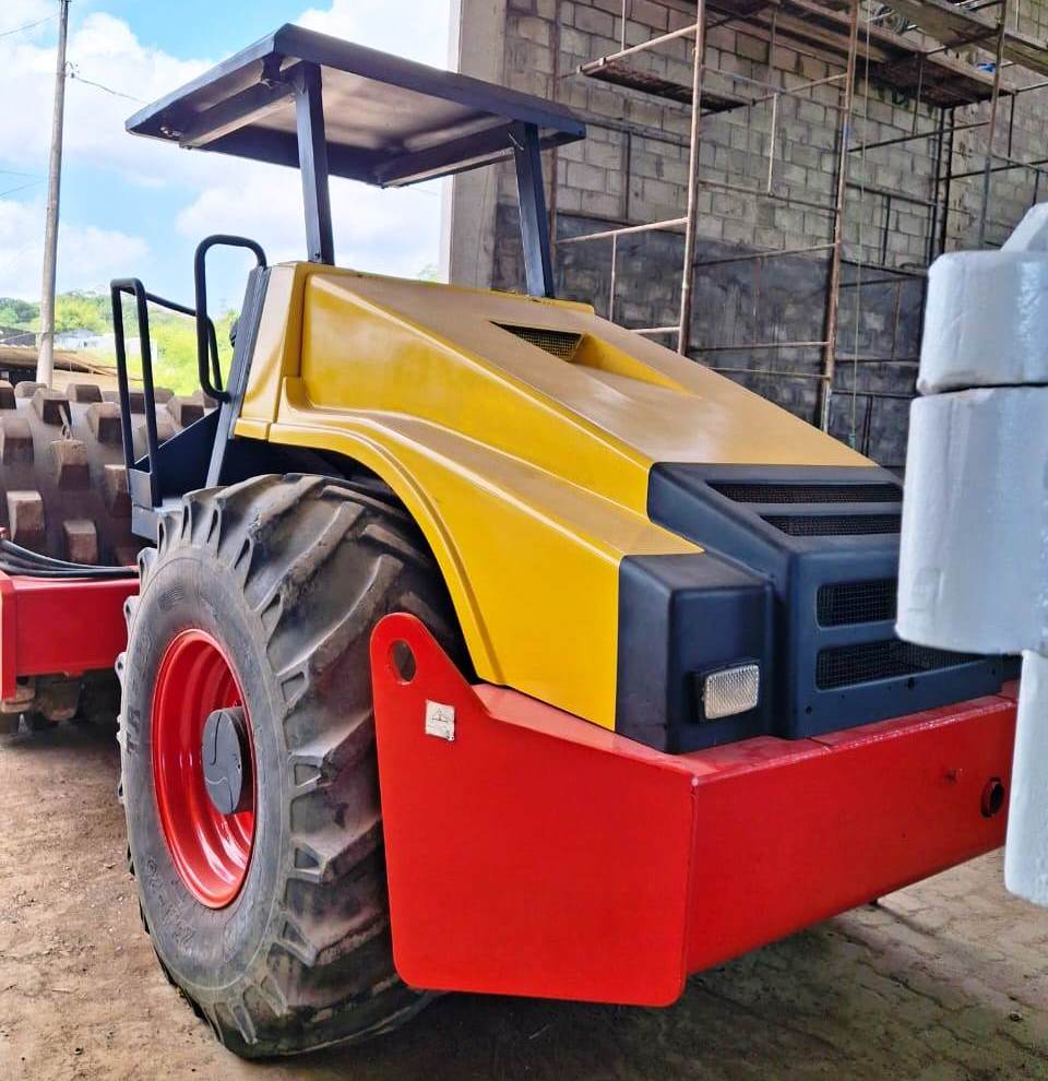 Rolo Compactador DYNAPAC CA250 | Tratorex – Tratores, Máquinas e ...
