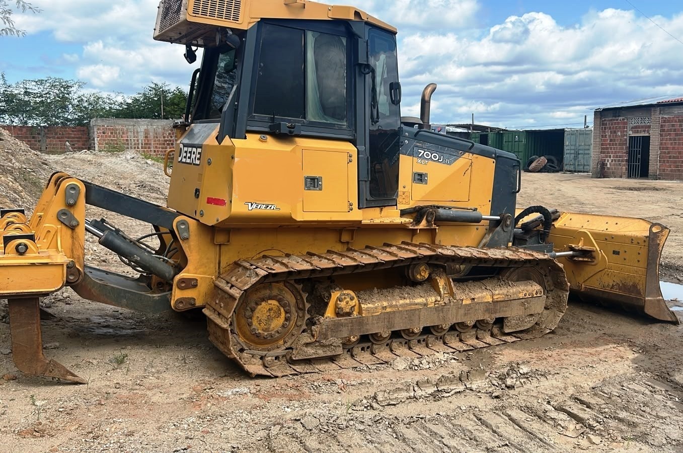 Trator Esteira&nbsp;JOHN DEERE&nbsp;700J - 26H204