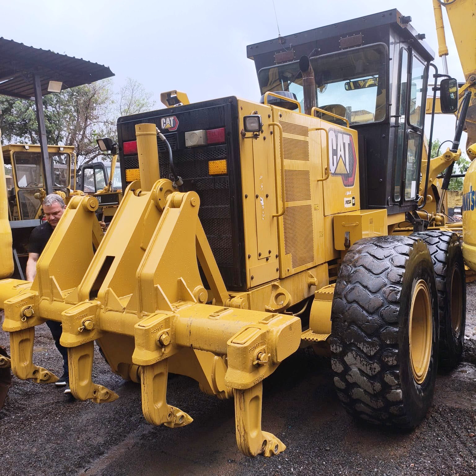 Motoniveladora&nbsp;CATERPILLAR&nbsp;140K - 26H310