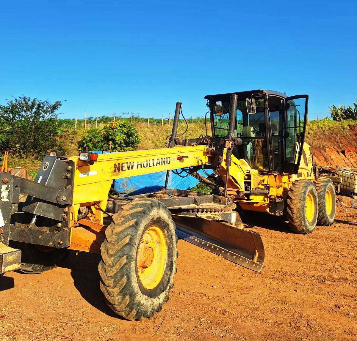 Motoniveladora&nbsp;NEW HOLLAND&nbsp;RG140 - 26J302