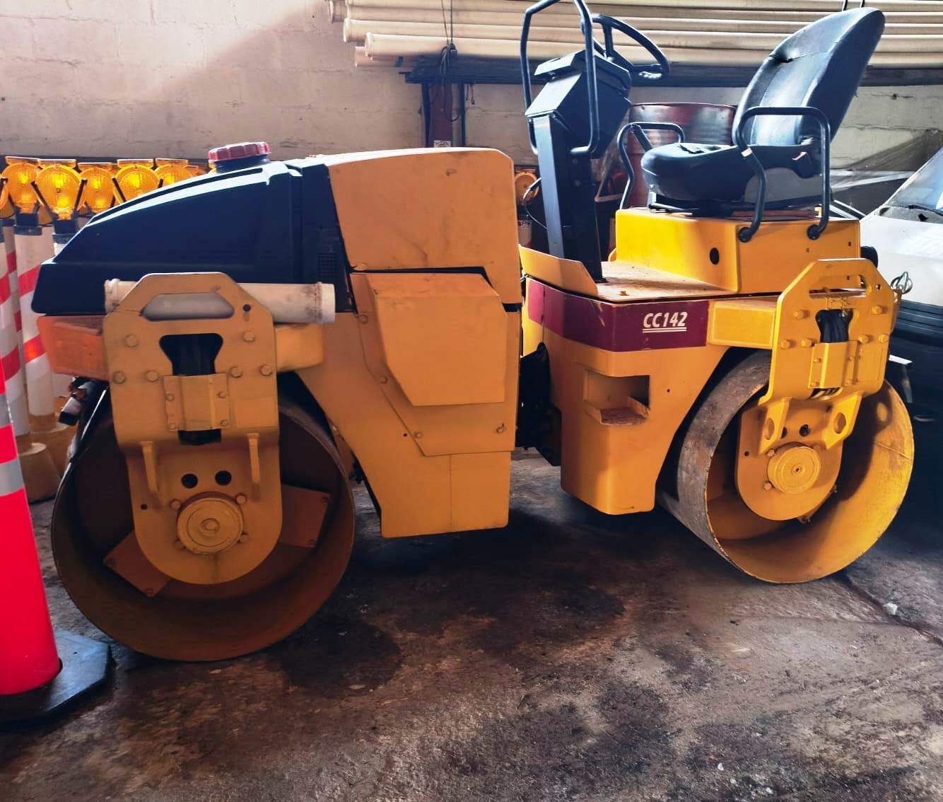 Rolo Compactador&nbsp;DYNAPAC&nbsp;CC142 - 26K304
