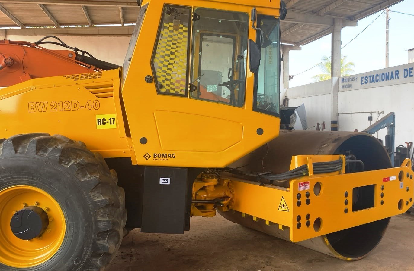 Rolo Compactador&nbsp;BOMAG&nbsp;BW212 - 26K401