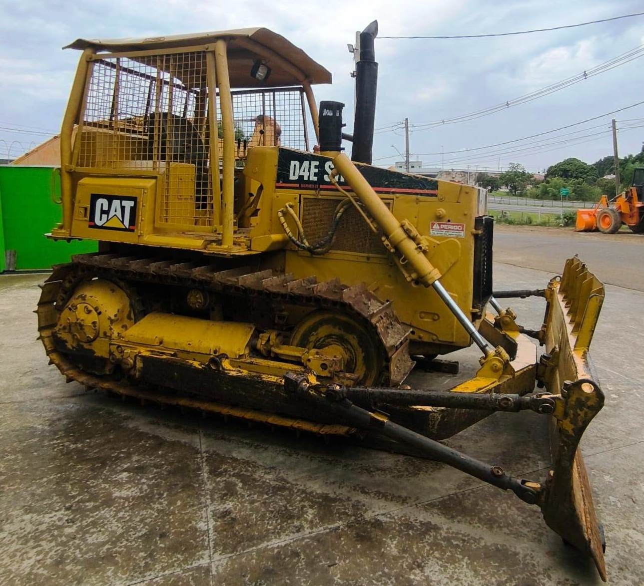 Trator Esteira&nbsp;CATERPILLAR&nbsp;D4ESR - 26K404